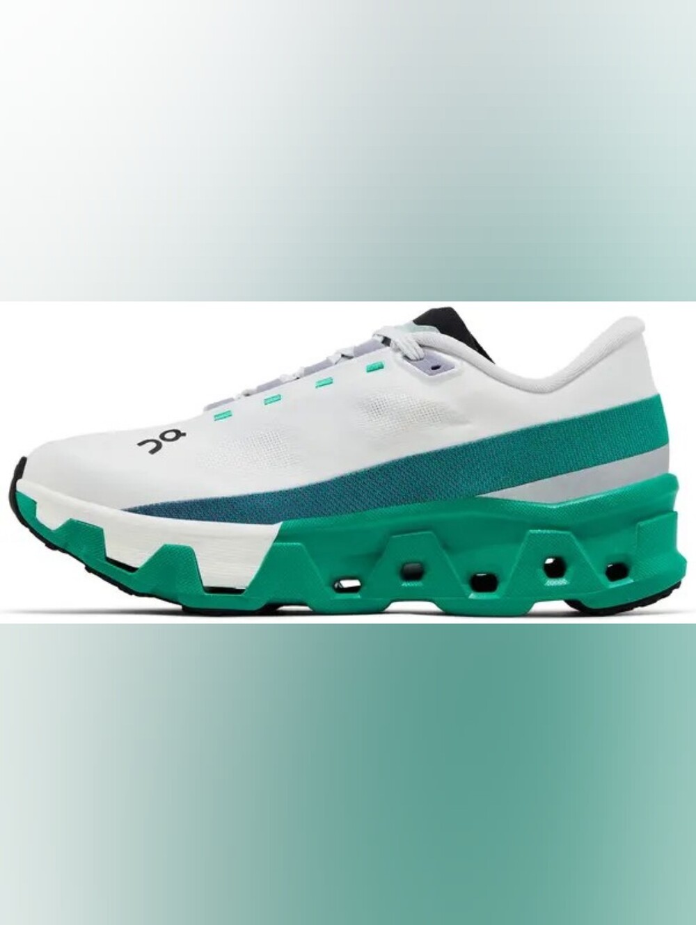 On Running Women White and Teal Trail Sneakers New Whit Out Box - Picture 4 of 12